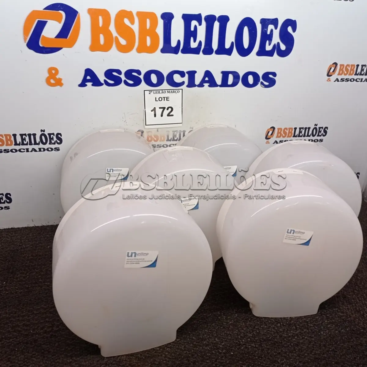 LOTE 172 - 06 DISPENSES DE PAPEL. (NO ESTADO) ATENÇÃO! FAZER A VISITAÇÃO ANTES DE ARREMATAR, NÃO SABEMOS SE FUNCIONA. LEILÃO NÃO TEM GARANTIA E NEM DEVOLUÇÃO, SUJEITO A POSSÍVEIS AVARIAS VISÍVEIS/OCULTAS E/OU AUSÊNCIA DE COMPONENTES.