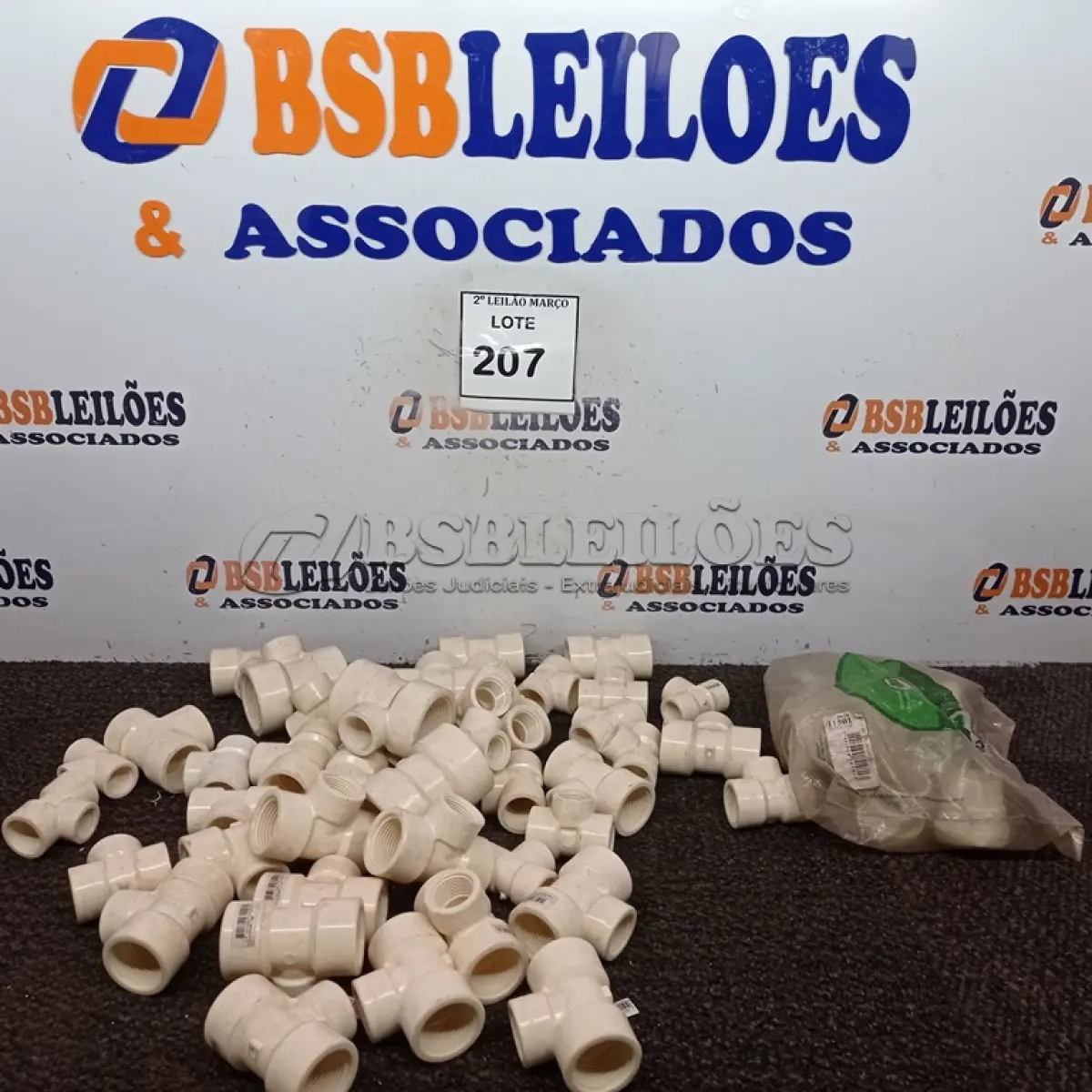LOTE 207 - 01 LOTE C/VÁRIOS TE´S DE REDUÇÃO MARCAS E MODELOS DIVERSOS(NOVO). (NO ESTADO) ATENÇÃO! FAZER A VISITAÇÃO ANTES DE ARREMATAR, NÃO SABEMOS SE FUNCIONA. LEILÃO NÃO TEM GARANTIA E NEM DEVOLUÇÃO, SUJEITO A POSSÍVEIS AVARIAS VISÍVEIS/OCULTAS E/OU AUSÊNCIA DE COMPONENTES.