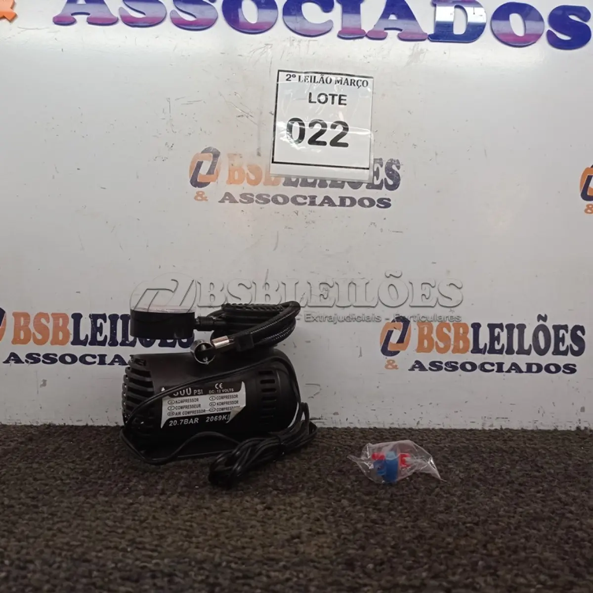 LOTE 022 - 01 AIR COMPRESSOR DC12V. (NOVO) (NO ESTADO) ATENÇÃO! FAZER A VISITAÇÃO ANTES DE ARREMATAR, NÃO SABEMOS SE FUNCIONA. LEILÃO NÃO TEM GARANTIA E NEM DEVOLUÇÃO, SUJEITO A POSSÍVEIS AVARIAS VISÍVEIS/OCULTAS E/OU AUSÊNCIA DE COMPONENTES.