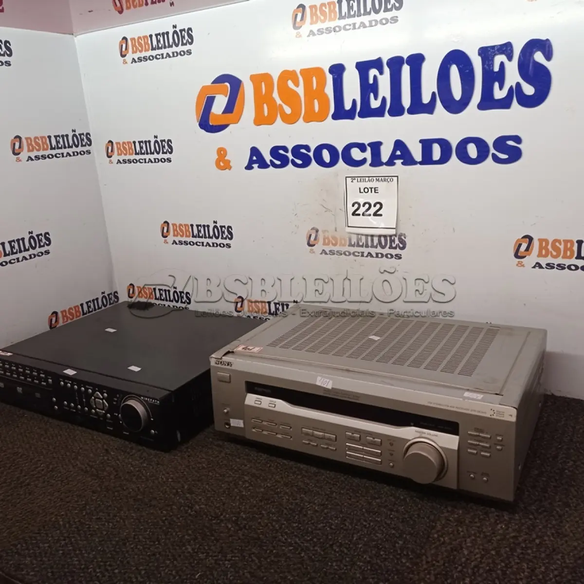 LOTE 222 - 01 DVR 16 CANAIS E 01 RECEVEIR SONY.  (NO ESTADO) ATENÇÃO! FAZER A VISITAÇÃO ANTES DE ARREMATAR, NÃO SABEMOS SE FUNCIONA. LEILÃO NÃO TEM GARANTIA E NEM DEVOLUÇÃO, SUJEITO A POSSÍVEIS AVARIAS VISÍVEIS/OCULTAS E/OU AUSÊNCIA DE COMPONENTES.