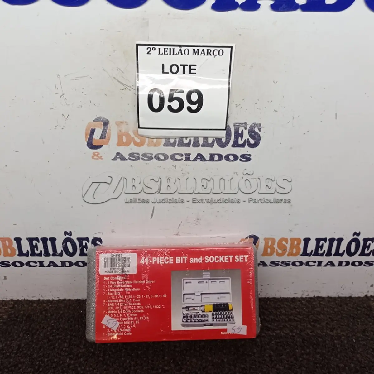LOTE 059 - 01 CONJUNTO DE CHAVE 41 PEÇAS.  (NO ESTADO) ATENÇÃO! FAZER A VISITAÇÃO ANTES DE ARREMATAR, NÃO SABEMOS SE FUNCIONA. LEILÃO NÃO TEM GARANTIA E NEM DEVOLUÇÃO, SUJEITO A POSSÍVEIS AVARIAS VISÍVEIS/OCULTAS E/OU AUSÊNCIA DE COMPONENTES.