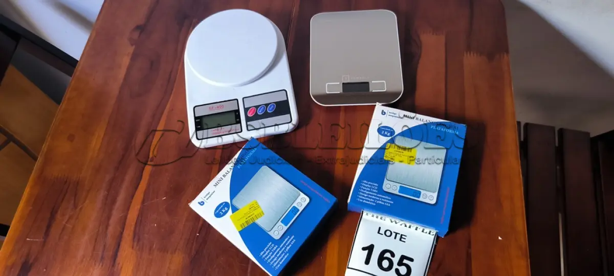 LOTE 165 - 04 BALANÇAS DE PRECISÃO. (NO ESTADO) ATENÇÃO! FAZER A VISITAÇÃO ANTES DE ARREMATAR, NÃO SABEMOS SE FUNCIONA. LEILÃO NÃO TEM GARANTIA E NEM DEVOLUÇÃO, SUJEITO A POSSÍVEIS AVARIAS VISÍVEIS/OCULTAS E/OU AUSÊNCIA DE COMPONENTES.