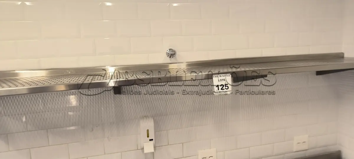 LOTE 125 - 01 PRATELEIRA FURADINHA EM INOX. (NO ESTADO) ATENÇÃO! FAZER A VISITAÇÃO ANTES DE ARREMATAR, NÃO SABEMOS SE FUNCIONA. LEILÃO NÃO TEM GARANTIA E NEM DEVOLUÇÃO, SUJEITO A POSSÍVEIS AVARIAS VISÍVEIS/OCULTAS E/OU AUSÊNCIA DE COMPONENTES.