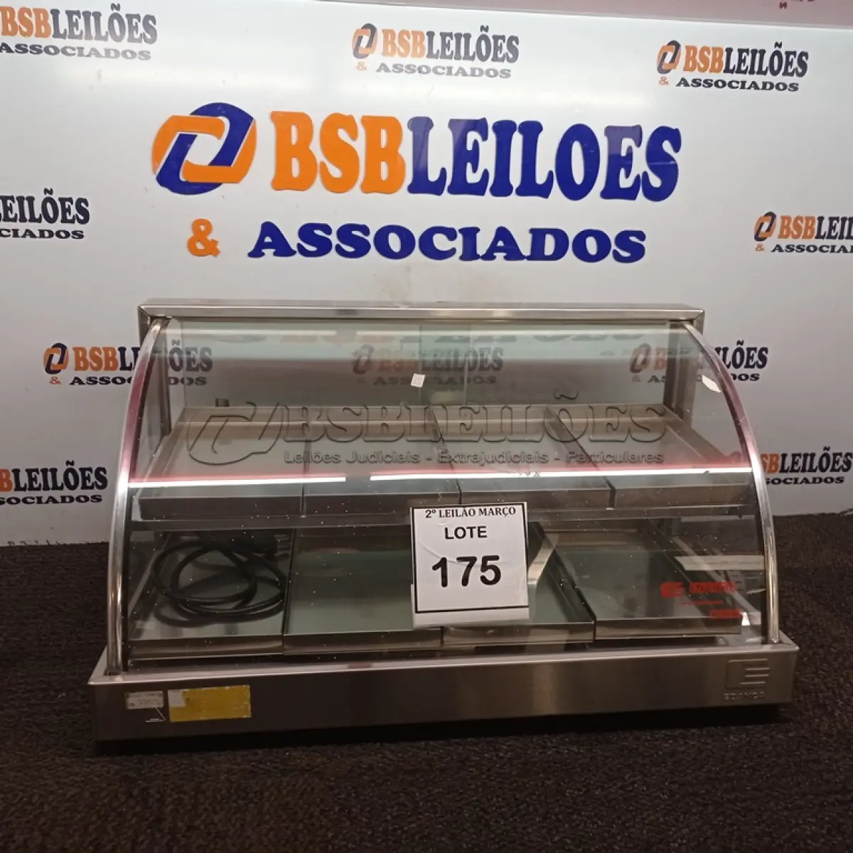 LOTE 175 - 01 ESTUFA PARA SALGADOS COM 08 BANDEJAS. (NO ESTADO) ATENÇÃO! FAZER A VISITAÇÃO ANTES DE ARREMATAR, NÃO SABEMOS SE FUNCIONA. LEILÃO NÃO TEM GARANTIA E NEM DEVOLUÇÃO, SUJEITO A POSSÍVEIS AVARIAS VISÍVEIS/OCULTAS E/OU AUSÊNCIA DE COMPONENTES.