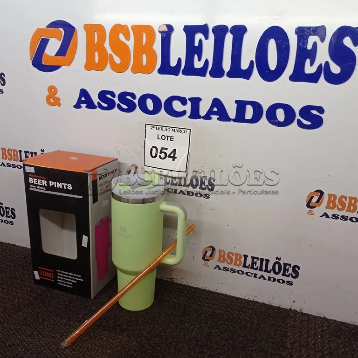 LOTE 054 - 01 COPO TÉRMICO BEER PINTS 1.200ML. (NO ESTADO) ATENÇÃO! FAZER A VISITAÇÃO ANTES DE ARREMATAR, NÃO SABEMOS SE FUNCIONA. LEILÃO NÃO TEM GARANTIA E NEM DEVOLUÇÃO, SUJEITO A POSSÍVEIS AVARIAS VISÍVEIS/OCULTAS E/OU AUSÊNCIA DE COMPONENTES.