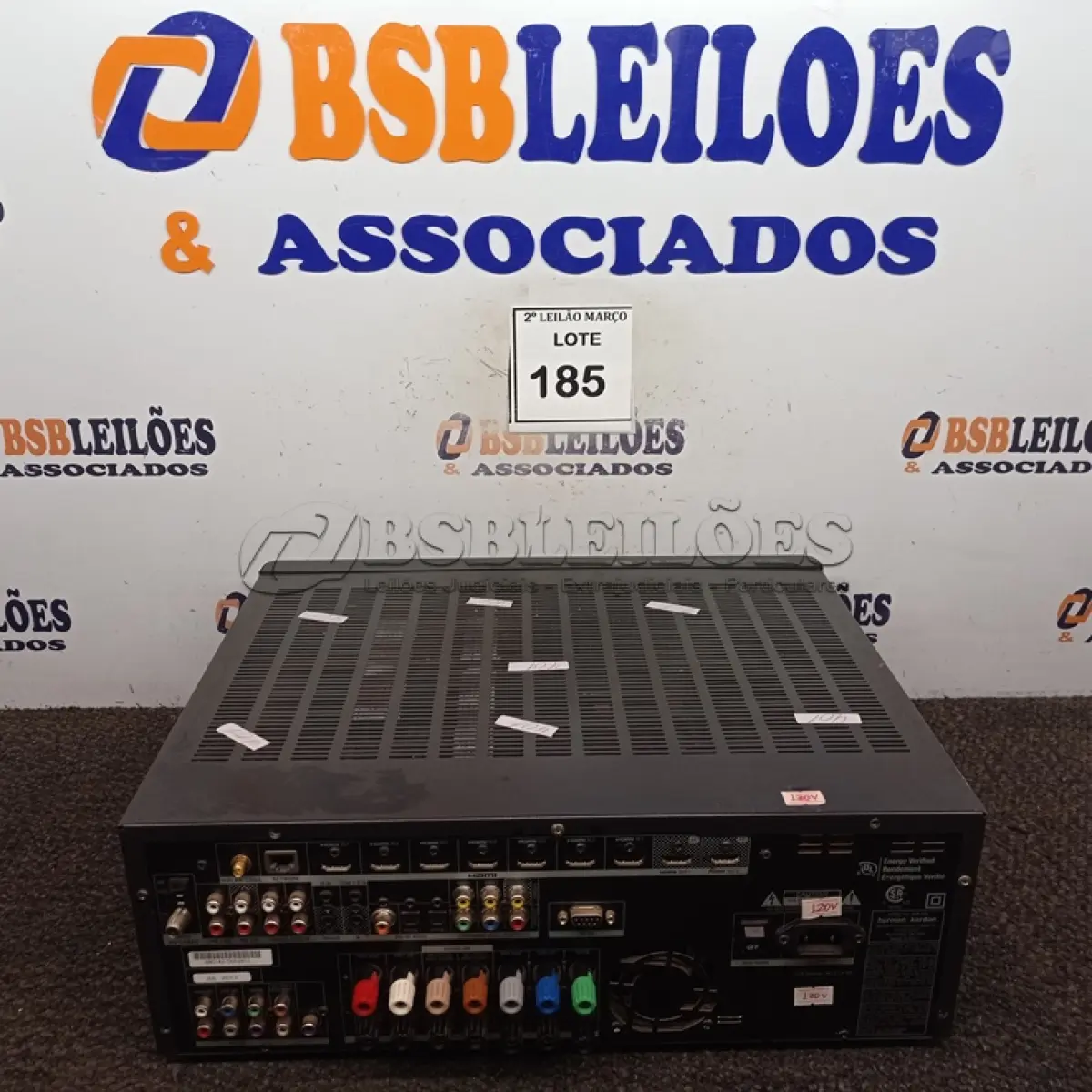 LOTE 185 - 01 RECEIVER HERMAN KARDON 110VOLTS.  (NO ESTADO) ATENÇÃO! FAZER A VISITAÇÃO ANTES DE ARREMATAR, NÃO SABEMOS SE FUNCIONA. LEILÃO NÃO TEM GARANTIA E NEM DEVOLUÇÃO, SUJEITO A POSSÍVEIS AVARIAS VISÍVEIS/OCULTAS E/OU AUSÊNCIA DE COMPONENTES.