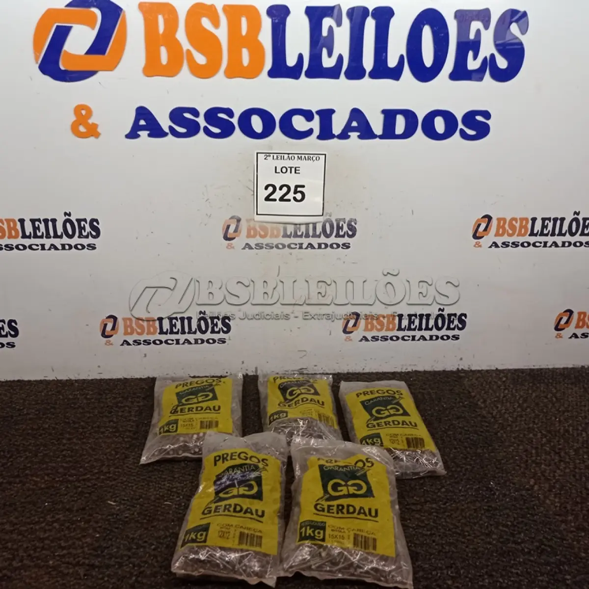 LOTE 225 - 06 KG DE PREGOS 12X12 GERDAU. (NO ESTADO) ATENÇÃO! FAZER A VISITAÇÃO ANTES DE ARREMATAR, NÃO SABEMOS SE FUNCIONA. LEILÃO NÃO TEM GARANTIA E NEM DEVOLUÇÃO, SUJEITO A POSSÍVEIS AVARIAS VISÍVEIS/OCULTAS E/OU AUSÊNCIA DE COMPONENTES.