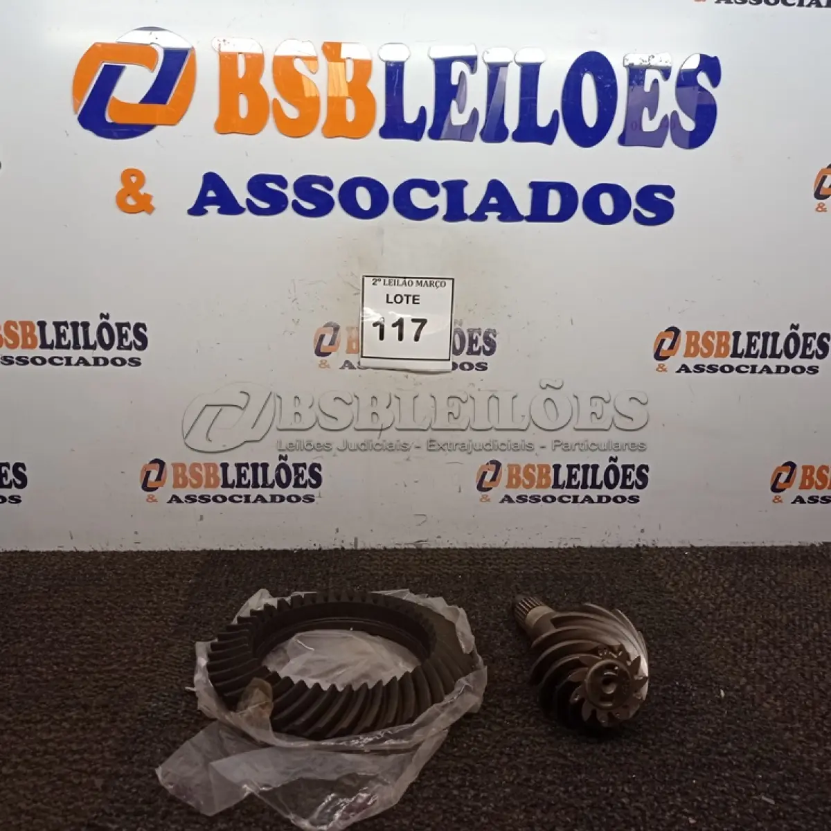 LOTE 117 - 01 COROA E 01 PINHÃO DO DIFERENCIAL DANA SUPER 44 41X113, 73 SPICER.  (NO ESTADO) ATENÇÃO! FAZER A VISITAÇÃO ANTES DE ARREMATAR, NÃO SABEMOS SE FUNCIONA. LEILÃO NÃO TEM GARANTIA E NEM DEVOLUÇÃO, SUJEITO A POSSÍVEIS AVARIAS VISÍVEIS/OCULTAS E/OU AUSÊNCIA DE COMPONENTES.