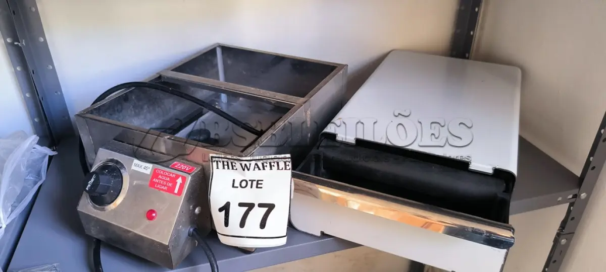 LOTE 177 - 01 BANHO MARIA PEQUENO E 01 GAVETA PARA ARMAZENAR CAFÉ. (NO ESTADO) ATENÇÃO! FAZER A VISITAÇÃO ANTES DE ARREMATAR, NÃO SABEMOS SE FUNCIONA. LEILÃO NÃO TEM GARANTIA E NEM DEVOLUÇÃO, SUJEITO A POSSÍVEIS AVARIAS VISÍVEIS/OCULTAS E/OU AUSÊNCIA DE COMPONENTES.