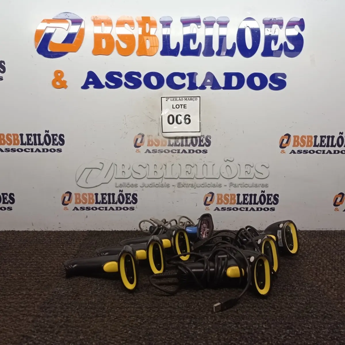 LOTE 006 - 07 LEITORAS DE CÓDIGO DE BARRAS. (NO ESTADO) ATENÇÃO! FAZER A VISITAÇÃO ANTES DE ARREMATAR, NÃO SABEMOS SE FUNCIONA. LEILÃO NÃO TEM GARANTIA E NEM DEVOLUÇÃO, SUJEITO A POSSÍVEIS AVARIAS VISÍVEIS/OCULTAS E/OU AUSÊNCIA DE COMPONENTES.