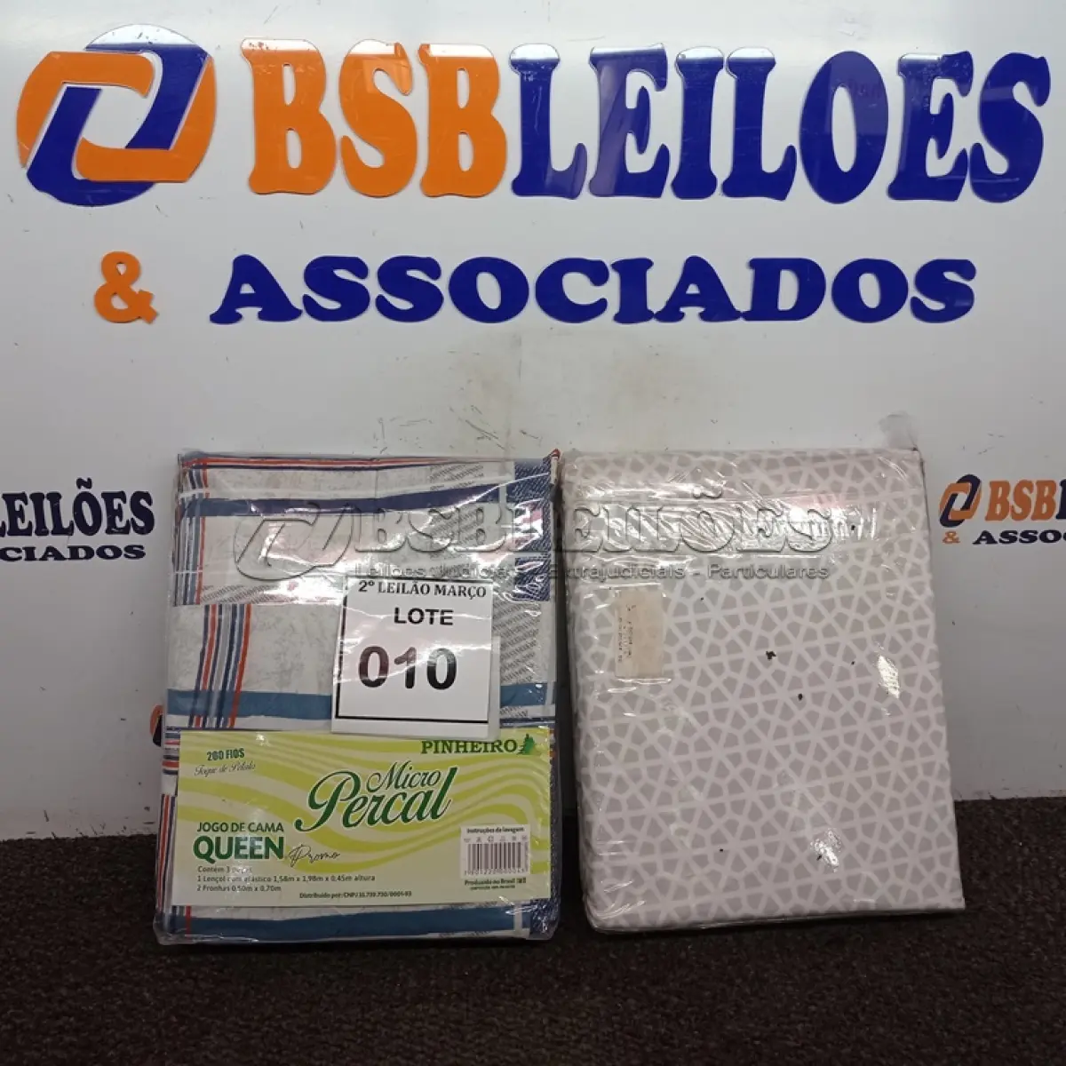 LOTE 010 - 02 JOGOS DE CAMA QUEEN MICRO PERCAL LENÇOL COM ELÁSTICO 1,58M X 1,98M X0,45M DE ALTURA E 02 FRONHAS 0,50M X 0,70M.  (NO ESTADO) ATENÇÃO! FAZER A VISITAÇÃO ANTES DE ARREMATAR, NÃO SABEMOS SE FUNCIONA. LEILÃO NÃO TEM GARANTIA E NEM DEVOLUÇÃO, SUJEITO A POSSÍVEIS AVARIAS VISÍVEIS/OCULTAS E/OU AUSÊNCIA DE COMPONENTES.