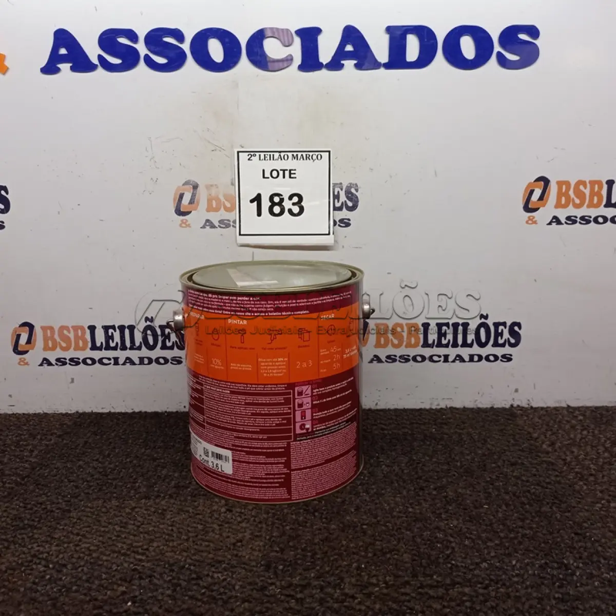 LOTE 183 - 01 LATA DE TINTA ESMALTE PARA MADEIRAS E METAIS INTERIOR\EXTERIOR 3,6L BRIL COLORADO MARCA SUVINIL. (NOVO) (NO ESTADO) ATENÇÃO! FAZER A VISITAÇÃO ANTES DE ARREMATAR, NÃO SABEMOS SE FUNCIONA. LEILÃO NÃO TEM GARANTIA E NEM DEVOLUÇÃO, SUJEITO A POSSÍVEIS AVARIAS VISÍVEIS/OCULTAS E/OU AUSÊNCIA DE COMPONENTES.
