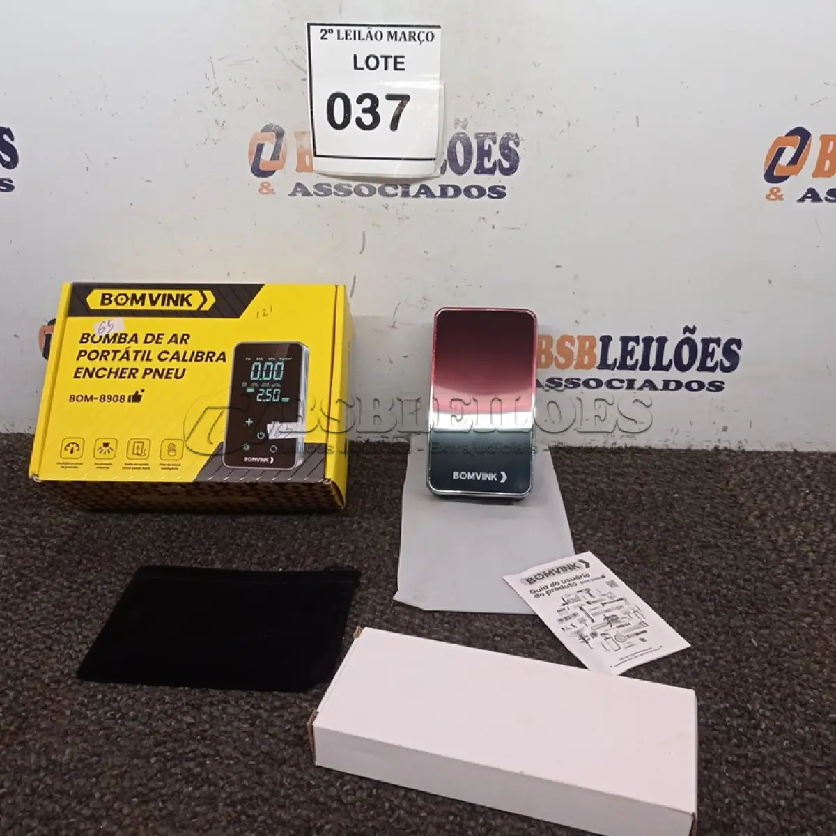LOTE 037 - 01 BOMBA DE AR PORTÁTIL BOM VINK. (NO ESTADO) ATENÇÃO! FAZER A VISITAÇÃO ANTES DE ARREMATAR, NÃO SABEMOS SE FUNCIONA. LEILÃO NÃO TEM GARANTIA E NEM DEVOLUÇÃO, SUJEITO A POSSÍVEIS AVARIAS VISÍVEIS/OCULTAS E/OU AUSÊNCIA DE COMPONENTES.