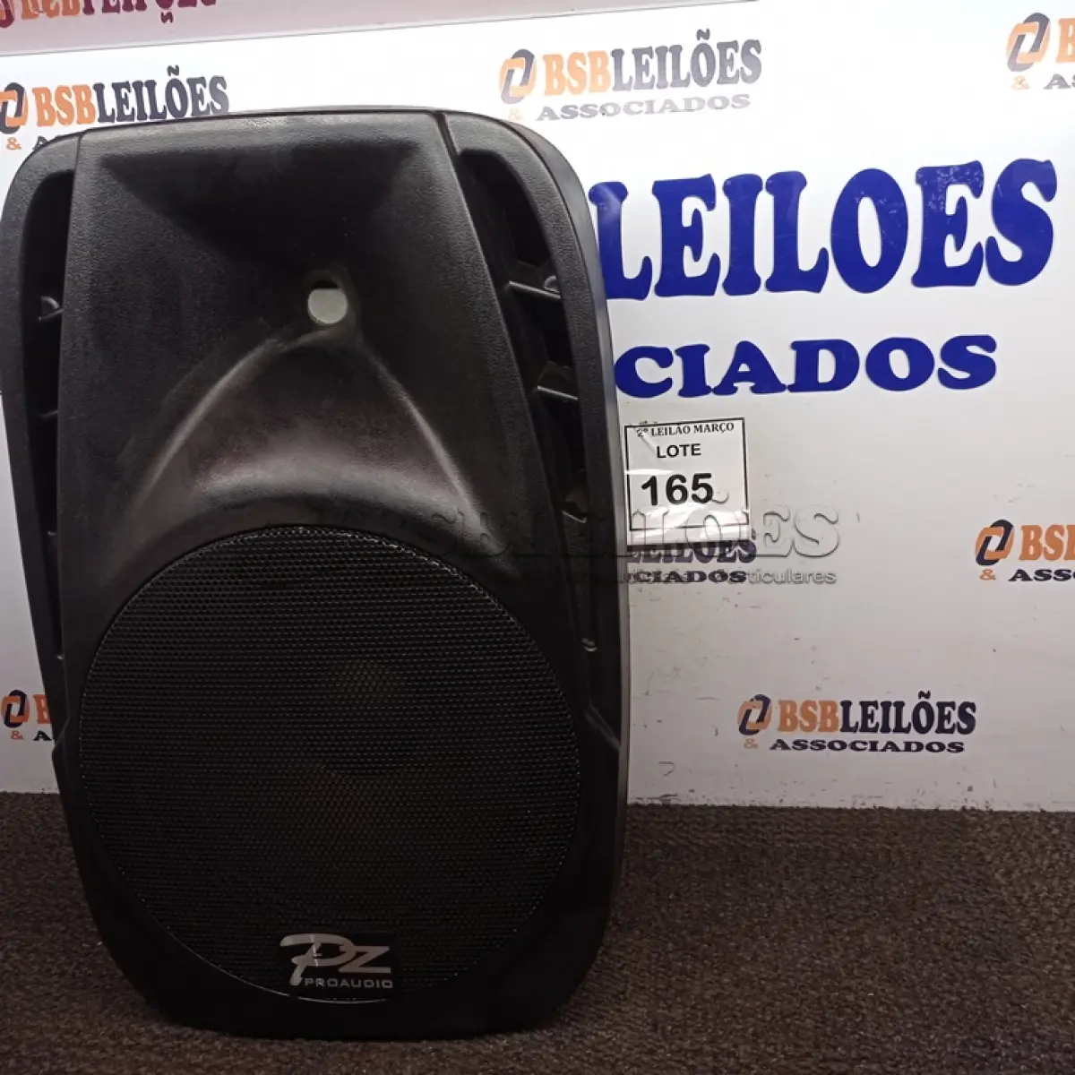 LOTE 165 - 01 CAIXA DE SOM PZPROPASSIVE PX-12. (NO ESTADO) ATENÇÃO! FAZER A VISITAÇÃO ANTES DE ARREMATAR, NÃO SABEMOS SE FUNCIONA. LEILÃO NÃO TEM GARANTIA E NEM DEVOLUÇÃO, SUJEITO A POSSÍVEIS AVARIAS VISÍVEIS/OCULTAS E/OU AUSÊNCIA DE COMPONENTES.