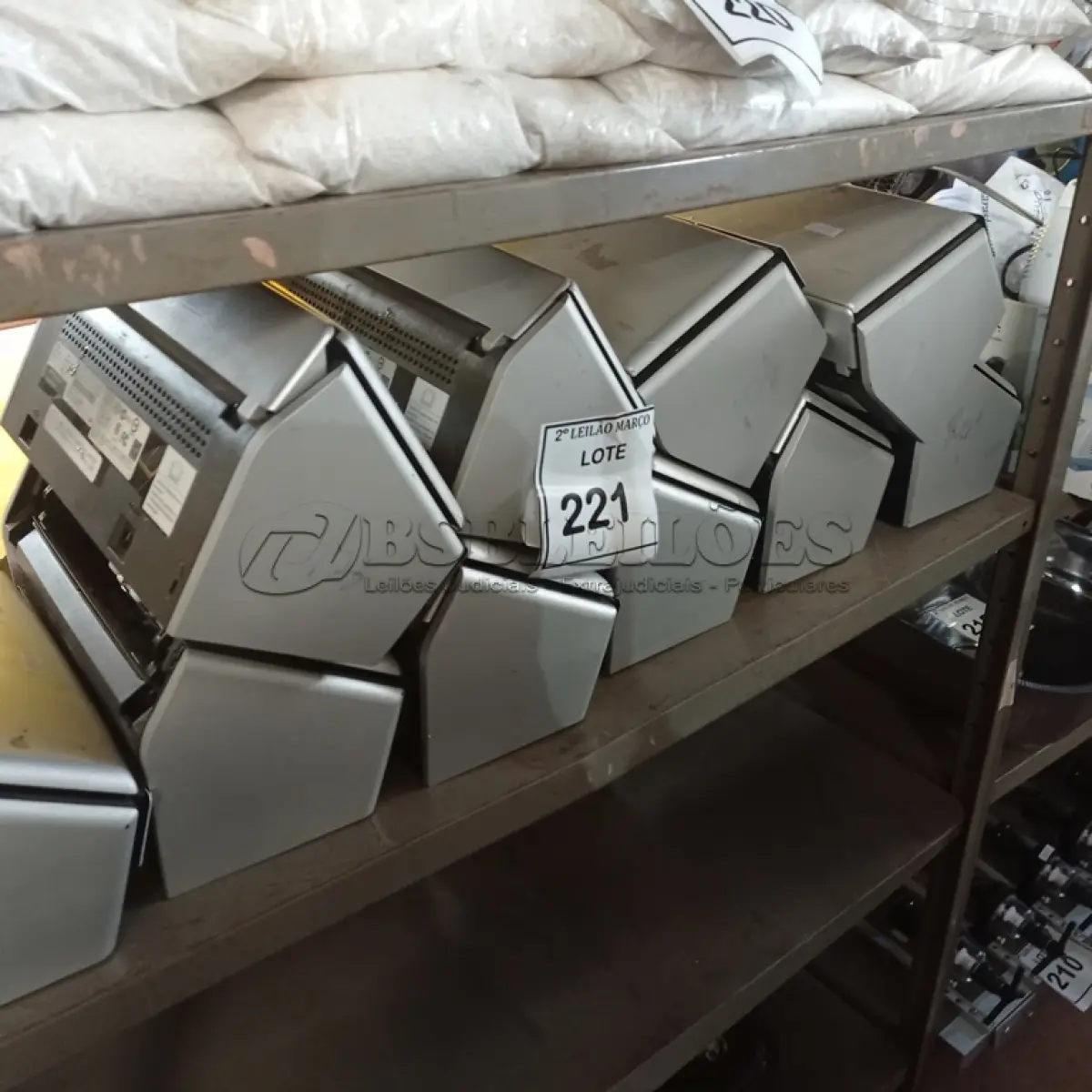 LOTE 221 - 10 SCANNER’S MARCA FUJITSU. (NO ESTADO) ATENÇÃO! FAZER A VISITAÇÃO ANTES DE ARREMATAR, NÃO SABEMOS SE FUNCIONA. LEILÃO NÃO TEM GARANTIA E NEM DEVOLUÇÃO, SUJEITO A POSSÍVEIS AVARIAS VISÍVEIS/OCULTAS E/OU AUSÊNCIA DE COMPONENTES.