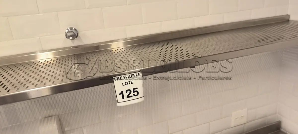 LOTE 125 - 01 PRATELEIRA FURADINHA EM INOX. (NO ESTADO) ATENÇÃO! FAZER A VISITAÇÃO ANTES DE ARREMATAR, NÃO SABEMOS SE FUNCIONA. LEILÃO NÃO TEM GARANTIA E NEM DEVOLUÇÃO, SUJEITO A POSSÍVEIS AVARIAS VISÍVEIS/OCULTAS E/OU AUSÊNCIA DE COMPONENTES.