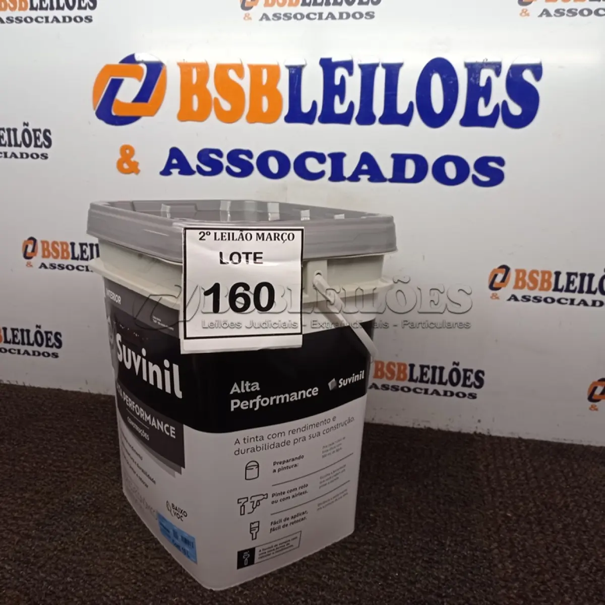 LOTE 160 - 01 BALDE DE TINTA SUVINIL INTERIORES FOSCOS 18L NA COR FOSCO BRANCO. VENCIMENTO 10/2027 (NOVO) (NO ESTADO) ATENÇÃO! FAZER A VISITAÇÃO ANTES DE ARREMATAR, NÃO SABEMOS SE FUNCIONA. LEILÃO NÃO TEM GARANTIA E NEM DEVOLUÇÃO, SUJEITO A POSSÍVEIS AVARIAS VISÍVEIS/OCULTAS E/OU AUSÊNCIA DE COMPONENTES.