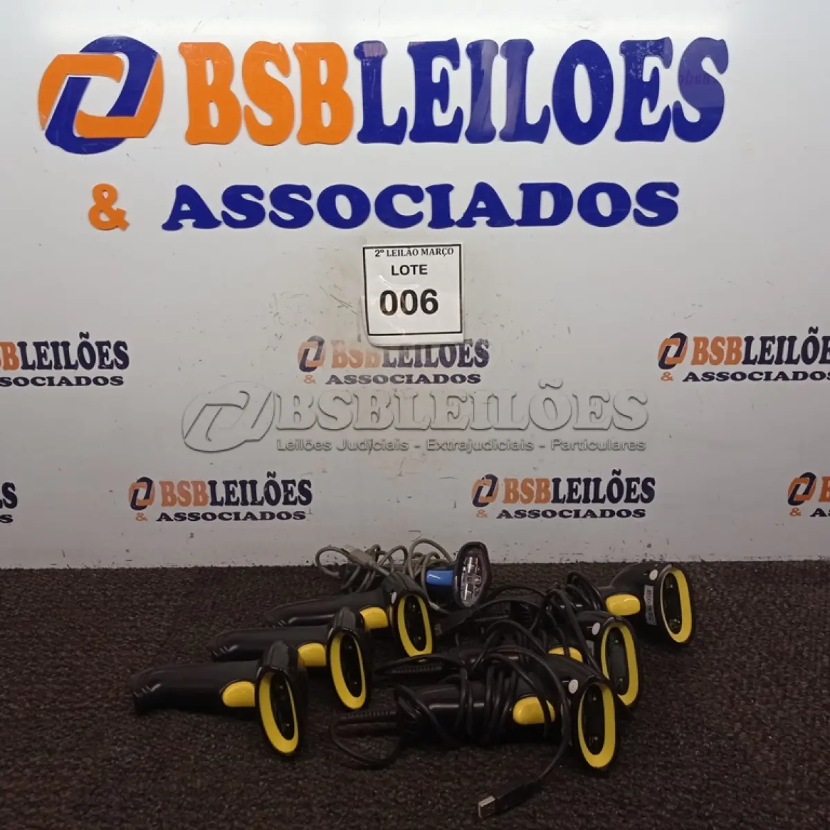 LOTE 006 - 07 LEITORAS DE CÓDIGO DE BARRAS. (NO ESTADO) ATENÇÃO! FAZER A VISITAÇÃO ANTES DE ARREMATAR, NÃO SABEMOS SE FUNCIONA. LEILÃO NÃO TEM GARANTIA E NEM DEVOLUÇÃO, SUJEITO A POSSÍVEIS AVARIAS VISÍVEIS/OCULTAS E/OU AUSÊNCIA DE COMPONENTES.