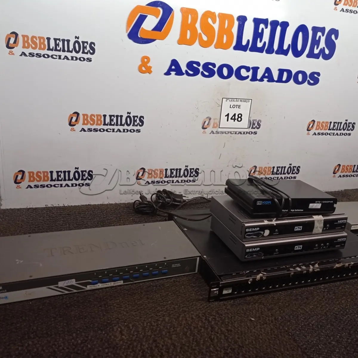 LOTE 148 - 01 LOTE COM ELETRÔNICOS DIVERSOS. (NO ESTADO) ATENÇÃO! FAZER A VISITAÇÃO ANTES DE ARREMATAR, NÃO SABEMOS SE FUNCIONA. LEILÃO NÃO TEM GARANTIA E NEM DEVOLUÇÃO, SUJEITO A POSSÍVEIS AVARIAS VISÍVEIS/OCULTAS E/OU AUSÊNCIA DE COMPONENTES.