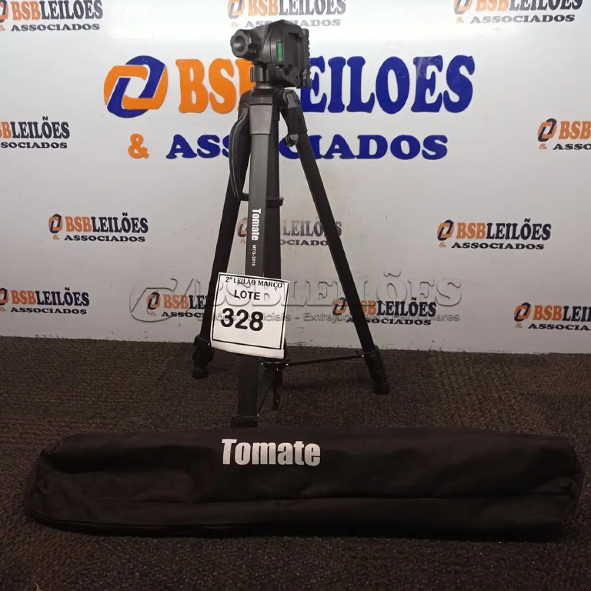 LOTE 328 - 01 TRIPÉ PARA CÂMERA TOMATE MTG-3016. (NO ESTADO) ATENÇÃO! FAZER A VISITAÇÃO ANTES DE ARREMATAR, NÃO SABEMOS SE FUNCIONA. LEILÃO NÃO TEM GARANTIA E NEM DEVOLUÇÃO, SUJEITO A POSSÍVEIS AVARIAS VISÍVEIS/OCULTAS E/OU AUSÊNCIA DE COMPONENTES.
