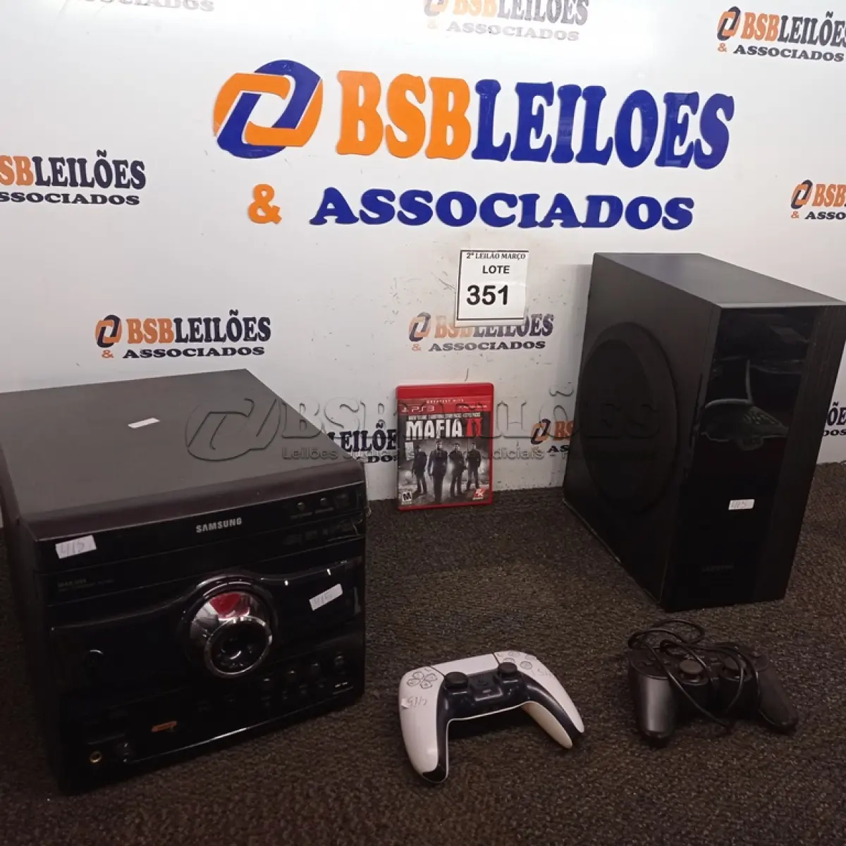 LOTE 351 - 01 APARELHO DE SOM, 02 JOGOS, 01 APARELHO HOME-THEATER. (NO ESTADO) ATENÇÃO! FAZER A VISITAÇÃO ANTES DE ARREMATAR, NÃO SABEMOS SE FUNCIONA. LEILÃO NÃO TEM GARANTIA E NEM DEVOLUÇÃO, SUJEITO A POSSÍVEIS AVARIAS VISÍVEIS/OCULTAS E/OU AUSÊNCIA DE COMPONENTES.