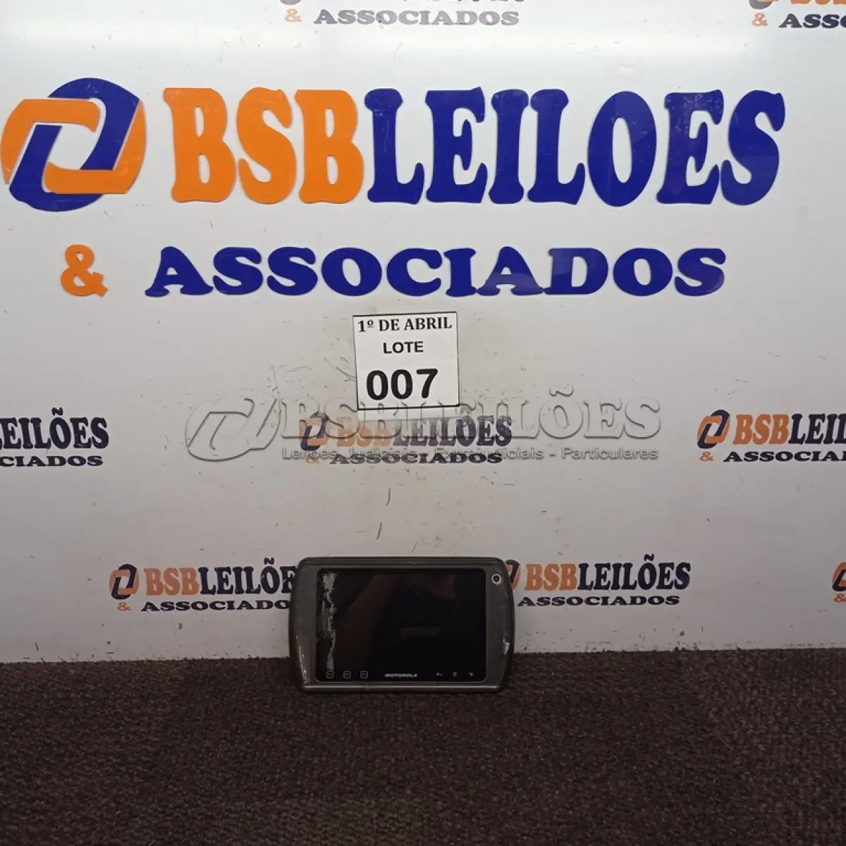 LOTE 007 - 01 TABLET MARCA MOTOROLA MODELO ET1 S/CARREGADOR. (NO ESTADO) ATENÇÃO! FAZER A VISITAÇÃO ANTES DE ARREMATAR, NÃO SABEMOS SE FUNCIONA. LEILÃO NÃO TEM GARANTIA E NEM DEVOLUÇÃO, SUJEITO A POSSÍVEIS AVARIAS VISÍVEIS/OCULTAS E/OU AUSÊNCIA DE COMPONENTES.