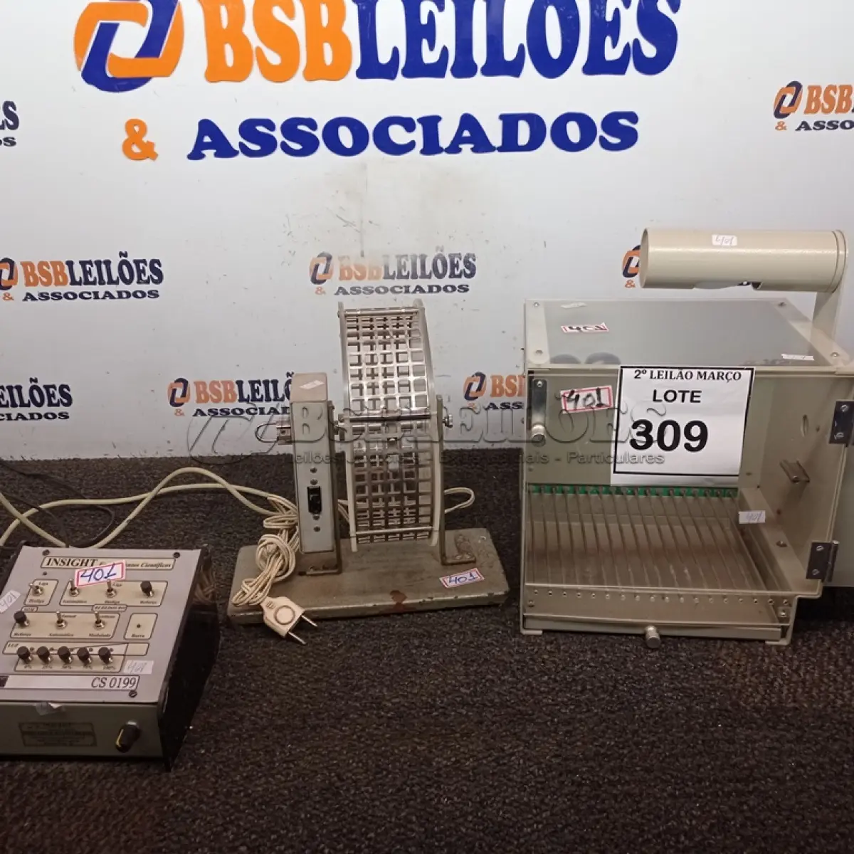 LOTE 309 - 01 LOTE COM MATERIAIS PARA LABORATÓRIO.  (NO ESTADO) ATENÇÃO! FAZER A VISITAÇÃO ANTES DE ARREMATAR, NÃO SABEMOS SE FUNCIONA. LEILÃO NÃO TEM GARANTIA E NEM DEVOLUÇÃO, SUJEITO A POSSÍVEIS AVARIAS VISÍVEIS/OCULTAS E/OU AUSÊNCIA DE COMPONENTES.