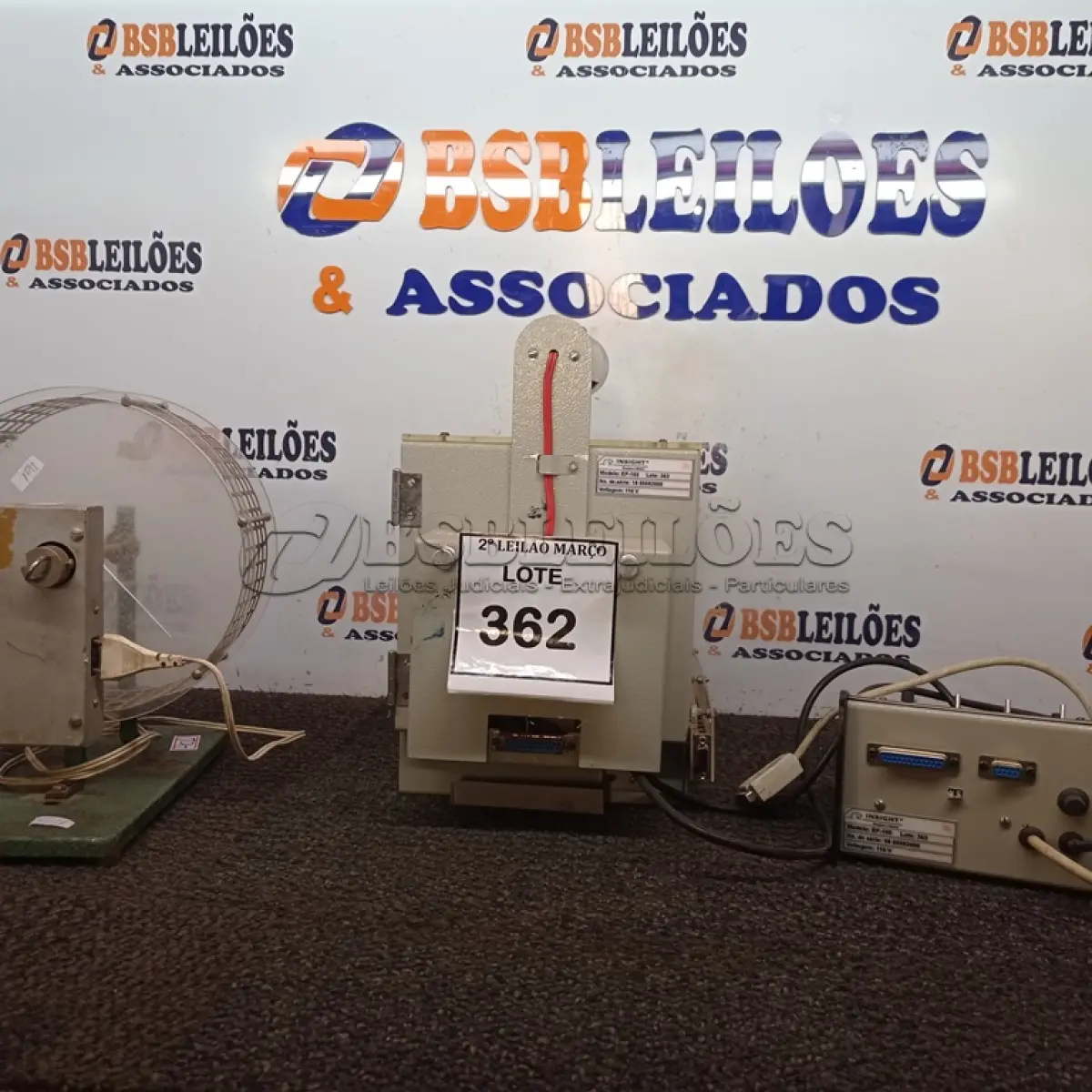LOTE 362 - 01 LOTE COM MATERIAIS PARA LABORATÓRIO DIVERSOS.  (NO ESTADO) ATENÇÃO! FAZER A VISITAÇÃO ANTES DE ARREMATAR, NÃO SABEMOS SE FUNCIONA. LEILÃO NÃO TEM GARANTIA E NEM DEVOLUÇÃO, SUJEITO A POSSÍVEIS AVARIAS VISÍVEIS/OCULTAS E/OU AUSÊNCIA DE COMPONENTES.