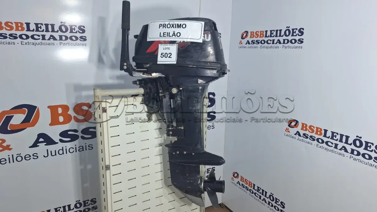 LOTE 502 - 01 MOTOR 18 HP 13.2KW – 5500R/MIN 41/46KG MARCA TOHATSU E 01 TANQUE DE GASOLINA. (NO ESTADO) ATENÇÃO! FAZER A VISITAÇÃO ANTES DE ARREMATAR, NÃO SABEMOS SE FUNCIONA. LEILÃO NÃO TEM GARANTIA E NEM DEVOLUÇÃO, SUJEITO A POSSÍVEIS AVARIAS VISÍVEIS/OCULTAS E/OU AUSÊNCIA DE COMPONENTES.