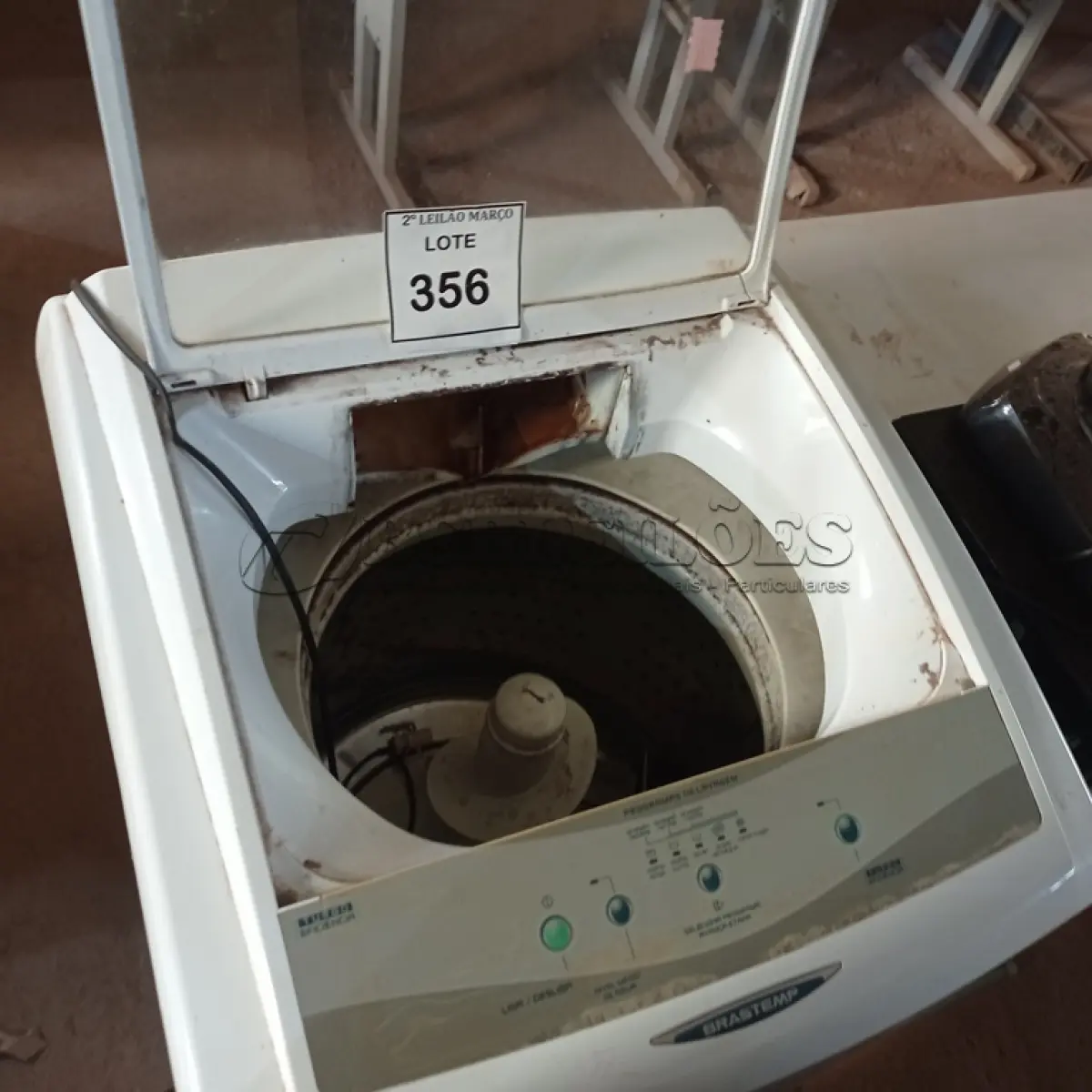 LOTE 356 - 01 TANQUINHO MARCA SUGAR 10 KG E 01 MÁQUINA DE LAVAR MARCA BRASTEMP. (NO ESTADO) ATENÇÃO! FAZER A VISITAÇÃO ANTES DE ARREMATAR, NÃO SABEMOS SE FUNCIONA. LEILÃO NÃO TEM GARANTIA E NEM DEVOLUÇÃO, SUJEITO A POSSÍVEIS AVARIAS VISÍVEIS/OCULTAS E/OU AUSÊNCIA DE COMPONENTES.