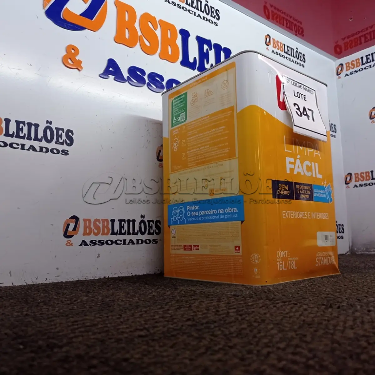LOTE 347 - 01 LATA DE TINTA BASE C LIMPA FÁCIL IQUINE 18 L. (NO ESTADO) ATENÇÃO! FAZER A VISITAÇÃO ANTES DE ARREMATAR, NÃO SABEMOS SE FUNCIONA. LEILÃO NÃO TEM GARANTIA E NEM DEVOLUÇÃO, SUJEITO A POSSÍVEIS AVARIAS VISÍVEIS/OCULTAS E/OU AUSÊNCIA DE COMPONENTES.