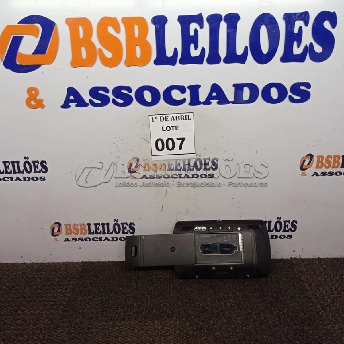 LOTE 007 - 01 TABLET MARCA MOTOROLA MODELO ET1 S/CARREGADOR. (NO ESTADO) ATENÇÃO! FAZER A VISITAÇÃO ANTES DE ARREMATAR, NÃO SABEMOS SE FUNCIONA. LEILÃO NÃO TEM GARANTIA E NEM DEVOLUÇÃO, SUJEITO A POSSÍVEIS AVARIAS VISÍVEIS/OCULTAS E/OU AUSÊNCIA DE COMPONENTES.