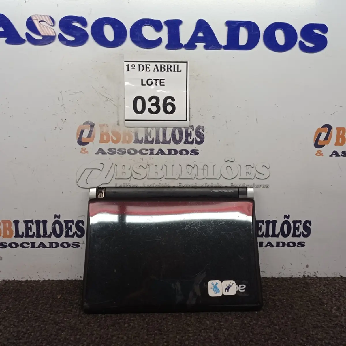 LOTE 036 - 01 NOTEBOOK ACER. (NO ESTADO) ATENÇÃO! FAZER A VISITAÇÃO ANTES DE ARREMATAR, NÃO SABEMOS SE FUNCIONA. LEILÃO NÃO TEM GARANTIA E NEM DEVOLUÇÃO, SUJEITO A POSSÍVEIS AVARIAS VISÍVEIS/OCULTAS E/OU AUSÊNCIA DE COMPONENTES.