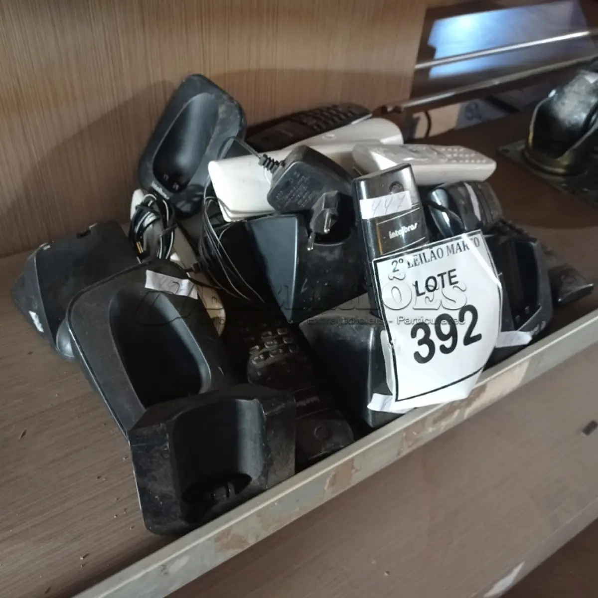 LOTE 392 - 01 LOTE COM TELEFONES SEM FIO DIVERSAS MARCAS. (NO ESTADO) ATENÇÃO! FAZER A VISITAÇÃO ANTES DE ARREMATAR, NÃO SABEMOS SE FUNCIONA. LEILÃO NÃO TEM GARANTIA E NEM DEVOLUÇÃO, SUJEITO A POSSÍVEIS AVARIAS VISÍVEIS/OCULTAS E/OU AUSÊNCIA DE COMPONENTES.