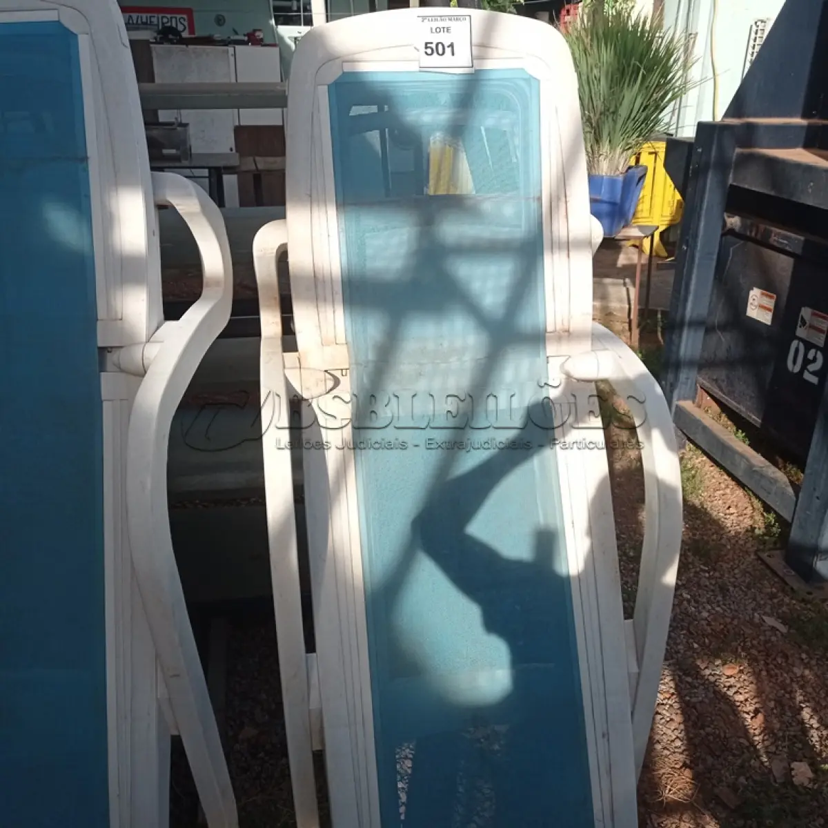 LOTE 501 - 01 ESPREGUIÇADEIRA DE PISCINA. (NO ESTADO) ATENÇÃO! FAZER A VISITAÇÃO ANTES DE ARREMATAR, NÃO SABEMOS SE FUNCIONA. LEILÃO NÃO TEM GARANTIA E NEM DEVOLUÇÃO, SUJEITO A POSSÍVEIS AVARIAS VISÍVEIS/OCULTAS E/OU AUSÊNCIA DE COMPONENTES.