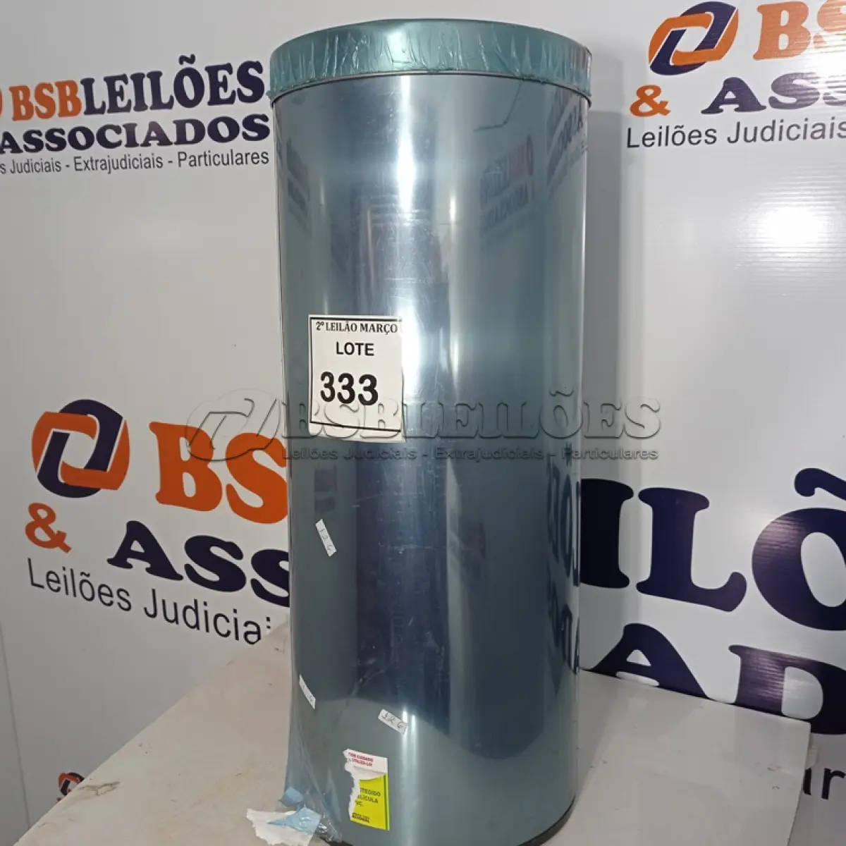 LOTE 333 - 01 LIXEIRA EM INOX REDONDA. (NO ESTADO) ATENÇÃO! FAZER A VISITAÇÃO ANTES DE ARREMATAR, NÃO SABEMOS SE FUNCIONA. LEILÃO NÃO TEM GARANTIA E NEM DEVOLUÇÃO, SUJEITO A POSSÍVEIS AVARIAS VISÍVEIS/OCULTAS E/OU AUSÊNCIA DE COMPONENTES.