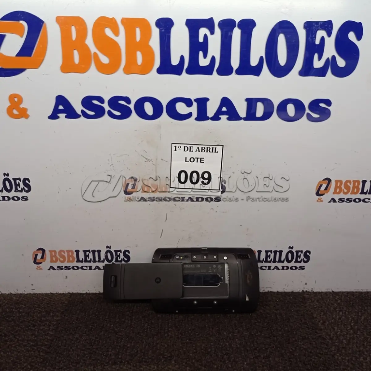 LOTE 009 - 01 TABLET MARCA MOTOROLA MODELO ET1 S/CARREGADOR. (NO ESTADO) ATENÇÃO! FAZER A VISITAÇÃO ANTES DE ARREMATAR, NÃO SABEMOS SE FUNCIONA. LEILÃO NÃO TEM GARANTIA E NEM DEVOLUÇÃO, SUJEITO A POSSÍVEIS AVARIAS VISÍVEIS/OCULTAS E/OU AUSÊNCIA DE COMPONENTES.