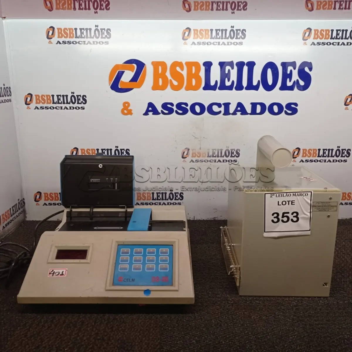 LOTE 353 - 01 LOTE COM MATERIAIS PARA LABORATÓRIO.  (NO ESTADO) ATENÇÃO! FAZER A VISITAÇÃO ANTES DE ARREMATAR, NÃO SABEMOS SE FUNCIONA. LEILÃO NÃO TEM GARANTIA E NEM DEVOLUÇÃO, SUJEITO A POSSÍVEIS AVARIAS VISÍVEIS/OCULTAS E/OU AUSÊNCIA DE COMPONENTES.