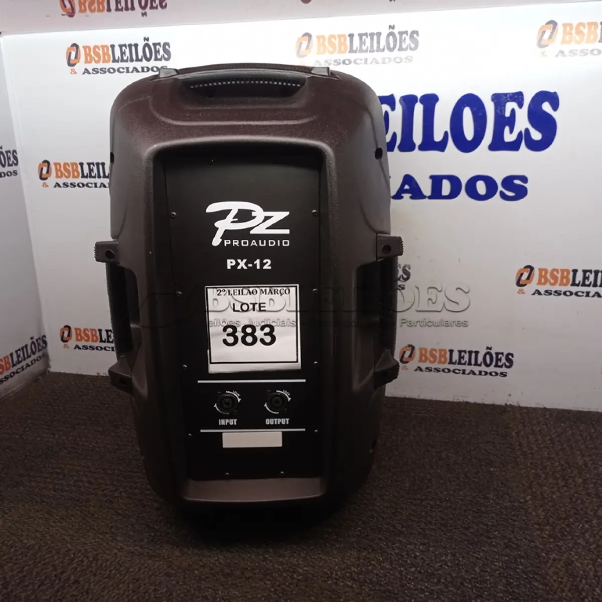 LOTE 383 - 01 CAIXA DE SOM MARCA PZ PRO ÁUDIO. (NO ESTADO) ATENÇÃO! FAZER A VISITAÇÃO ANTES DE ARREMATAR, NÃO SABEMOS SE FUNCIONA. LEILÃO NÃO TEM GARANTIA E NEM DEVOLUÇÃO, SUJEITO A POSSÍVEIS AVARIAS VISÍVEIS/OCULTAS E/OU AUSÊNCIA DE COMPONENTES.