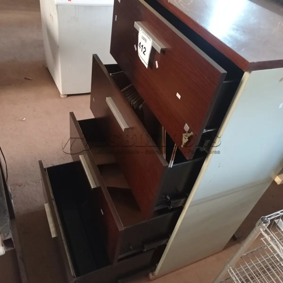 LOTE 412 - 01 ARQUIVO EM AÇO/MADEIRA C/ 04GAVETAS P/PASTAS SUSPENSAS. (NO ESTADO) ATENÇÃO! FAZER A VISITAÇÃO ANTES DE ARREMATAR, NÃO SABEMOS SE FUNCIONA. LEILÃO NÃO TEM GARANTIA E NEM DEVOLUÇÃO, SUJEITO A POSSÍVEIS AVARIAS VISÍVEIS/OCULTAS E/OU AUSÊNCIA DE COMPONENTES.
