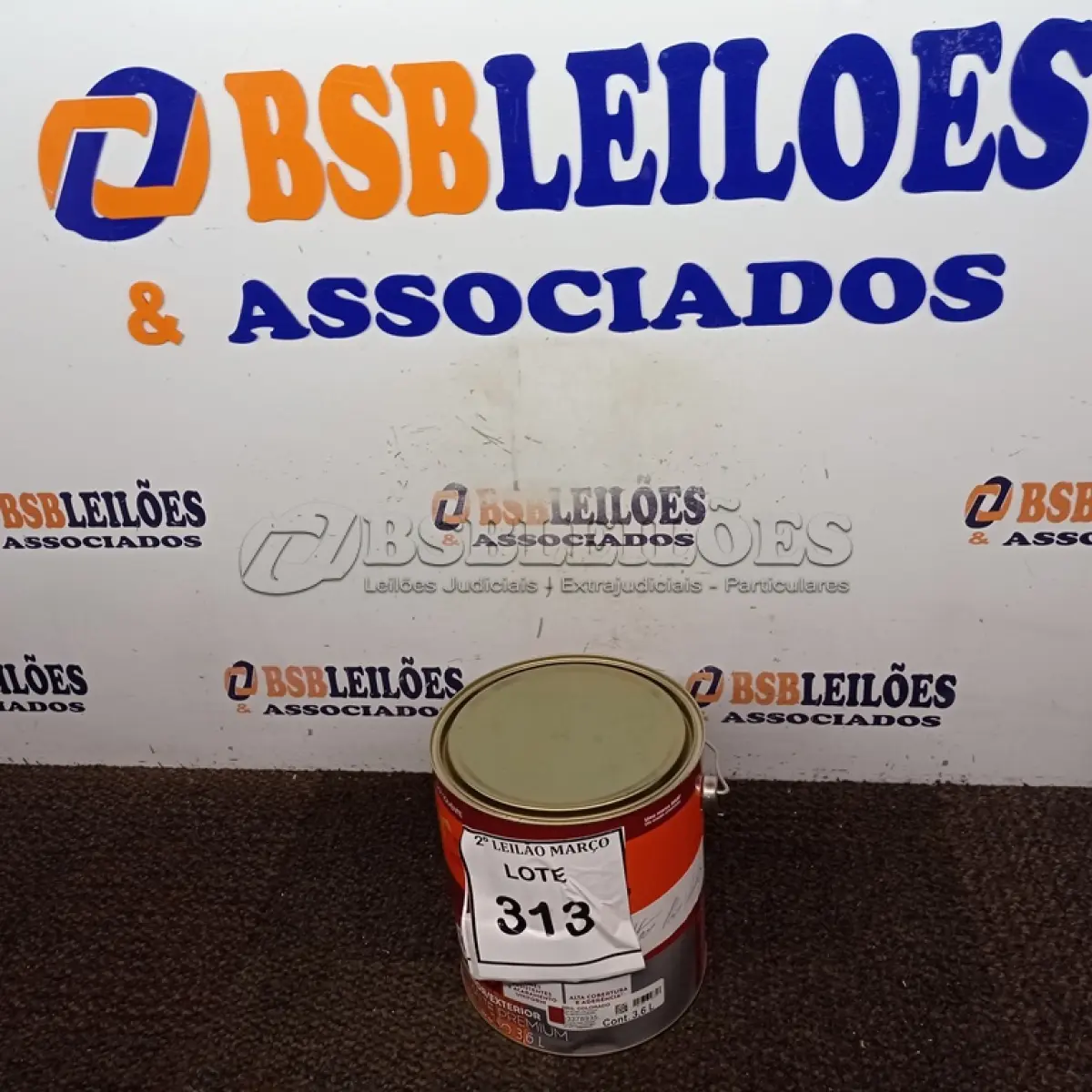 LOTE 313 - 01 LATA DE TINTA ESMALTE PARA MADEIRAS E METAIS INTERIOR\EXTERIOR 3,6L BRIL COLORADO MARCA SUVINIL. (NOVO) (NO ESTADO) ATENÇÃO! FAZER A VISITAÇÃO ANTES DE ARREMATAR, NÃO SABEMOS SE FUNCIONA. LEILÃO NÃO TEM GARANTIA E NEM DEVOLUÇÃO, SUJEITO A POSSÍVEIS AVARIAS VISÍVEIS/OCULTAS E/OU AUSÊNCIA DE COMPONENTES.