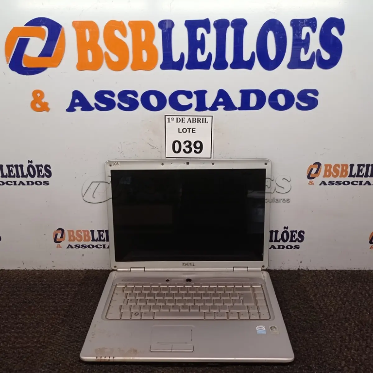 LOTE 039 - 01 NOTEBOOK DELL. (NO ESTADO) ATENÇÃO! FAZER A VISITAÇÃO ANTES DE ARREMATAR, NÃO SABEMOS SE FUNCIONA. LEILÃO NÃO TEM GARANTIA E NEM DEVOLUÇÃO, SUJEITO A POSSÍVEIS AVARIAS VISÍVEIS/OCULTAS E/OU AUSÊNCIA DE COMPONENTES.