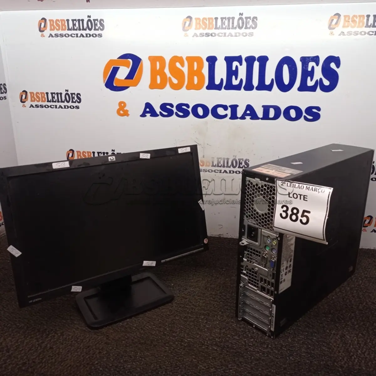 LOTE 385 - 01 CPU MARCA HP E 01 MONITOR MARCA HP. (NO ESTADO) ATENÇÃO! FAZER A VISITAÇÃO ANTES DE ARREMATAR, NÃO SABEMOS SE FUNCIONA. LEILÃO NÃO TEM GARANTIA E NEM DEVOLUÇÃO, SUJEITO A POSSÍVEIS AVARIAS VISÍVEIS/OCULTAS E/OU AUSÊNCIA DE COMPONENTES.
