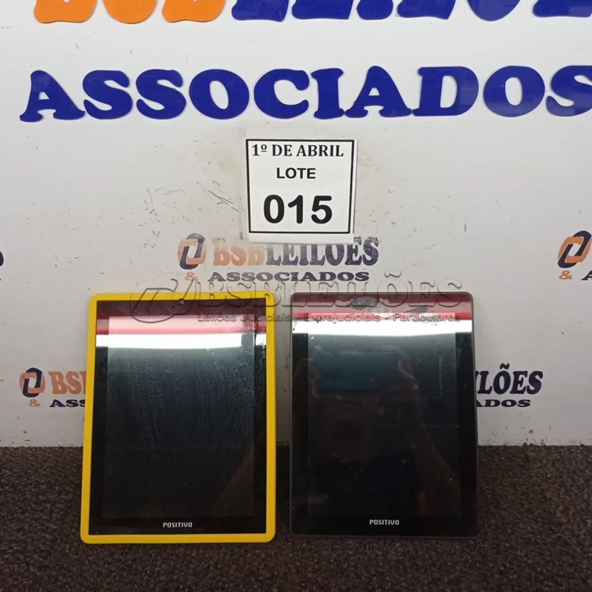 LOTE 015 - 02 TABLET’S POSITIVO. (NO ESTADO) ATENÇÃO! FAZER A VISITAÇÃO ANTES DE ARREMATAR, NÃO SABEMOS SE FUNCIONA. LEILÃO NÃO TEM GARANTIA E NEM DEVOLUÇÃO, SUJEITO A POSSÍVEIS AVARIAS VISÍVEIS/OCULTAS E/OU AUSÊNCIA DE COMPONENTES.