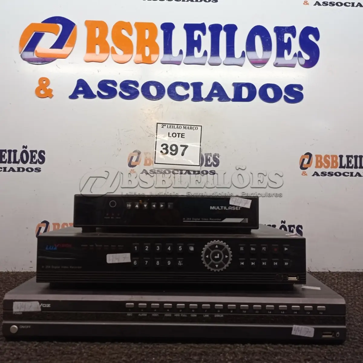 LOTE 397 - 03 DVRS DIVERSOS. (NO ESTADO) ATENÇÃO! FAZER A VISITAÇÃO ANTES DE ARREMATAR, NÃO SABEMOS SE FUNCIONA. LEILÃO NÃO TEM GARANTIA E NEM DEVOLUÇÃO, SUJEITO A POSSÍVEIS AVARIAS VISÍVEIS/OCULTAS E/OU AUSÊNCIA DE COMPONENTES.