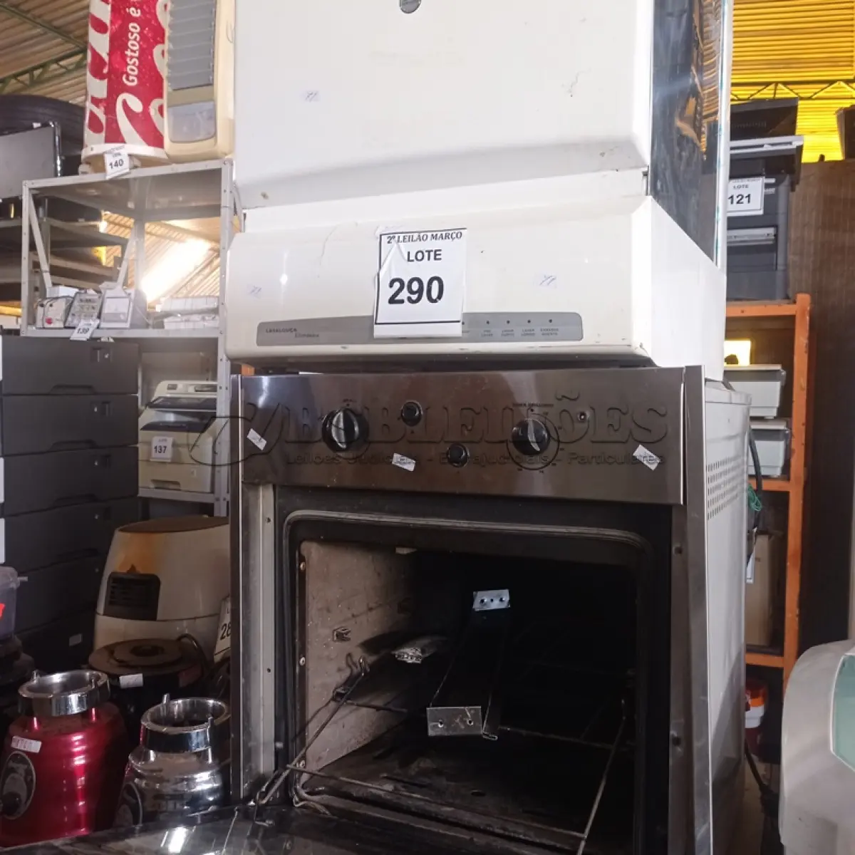 LOTE 290 - 01 FORNO ELÉTRICO E 01 LAVA LOUÇAS COM AVARIAS. (NO ESTADO) ATENÇÃO! FAZER A VISITAÇÃO ANTES DE ARREMATAR, NÃO SABEMOS SE FUNCIONA. LEILÃO NÃO TEM GARANTIA E NEM DEVOLUÇÃO, SUJEITO A POSSÍVEIS AVARIAS VISÍVEIS/OCULTAS E/OU AUSÊNCIA DE COMPONENTES.