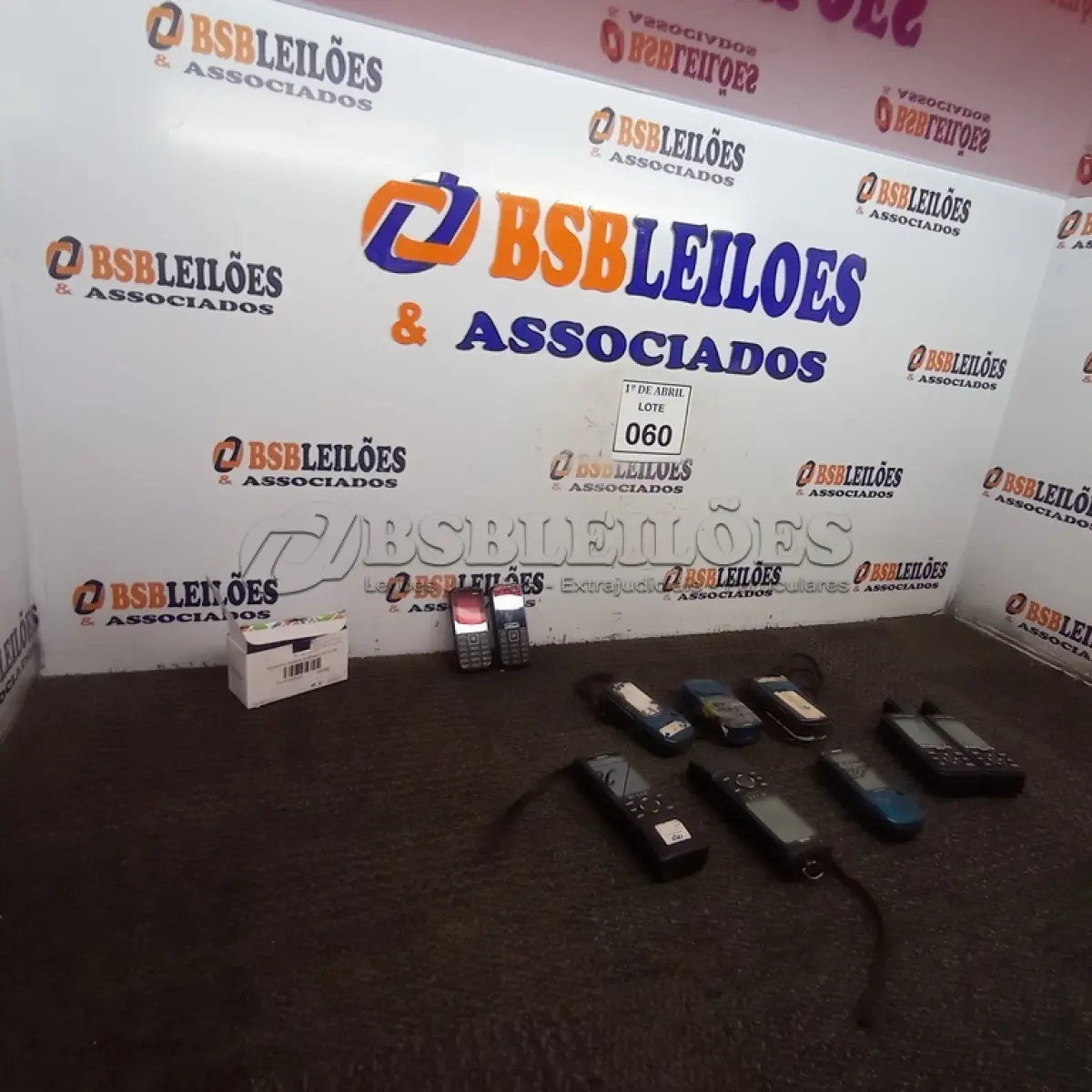 LOTE 060 - 01 LOTE COM GPS DIVERSOS. (NO ESTADO) ATENÇÃO! FAZER A VISITAÇÃO ANTES DE ARREMATAR, NÃO SABEMOS SE FUNCIONA. LEILÃO NÃO TEM GARANTIA E NEM DEVOLUÇÃO, SUJEITO A POSSÍVEIS AVARIAS VISÍVEIS/OCULTAS E/OU AUSÊNCIA DE COMPONENTES.
