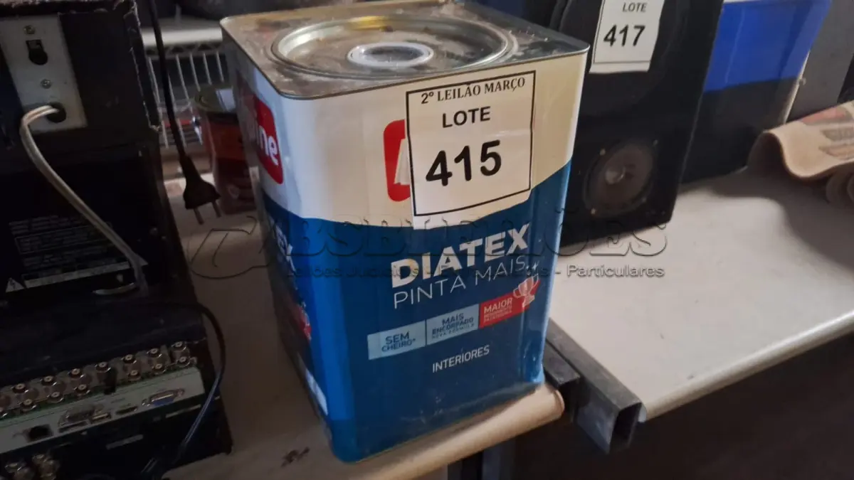 LOTE 415 - 01 LATA DE TINTA IQUINE DIATEX BASE ACRÍLICO FOSCO 18 L. (NO ESTADO) ATENÇÃO! FAZER A VISITAÇÃO ANTES DE ARREMATAR, NÃO SABEMOS SE FUNCIONA. LEILÃO NÃO TEM GARANTIA E NEM DEVOLUÇÃO, SUJEITO A POSSÍVEIS AVARIAS VISÍVEIS/OCULTAS E/OU AUSÊNCIA DE COMPONENTES.