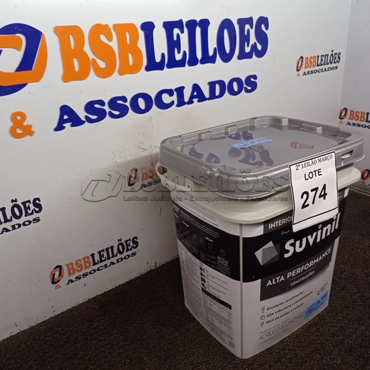 LOTE 274 - 01 BALDE DE TINTA SUVINIL INTERIORES ACRÍLICO FOSCO 18L NA COR FOSCO BRANCO. VENCIMENTO 10/2027 (NOVO) (NO ESTADO) ATENÇÃO! FAZER A VISITAÇÃO ANTES DE ARREMATAR, NÃO SABEMOS SE FUNCIONA. LEILÃO NÃO TEM GARANTIA E NEM DEVOLUÇÃO, SUJEITO A POSSÍVEIS AVARIAS VISÍVEIS/OCULTAS E/OU AUSÊNCIA DE COMPONENTES.