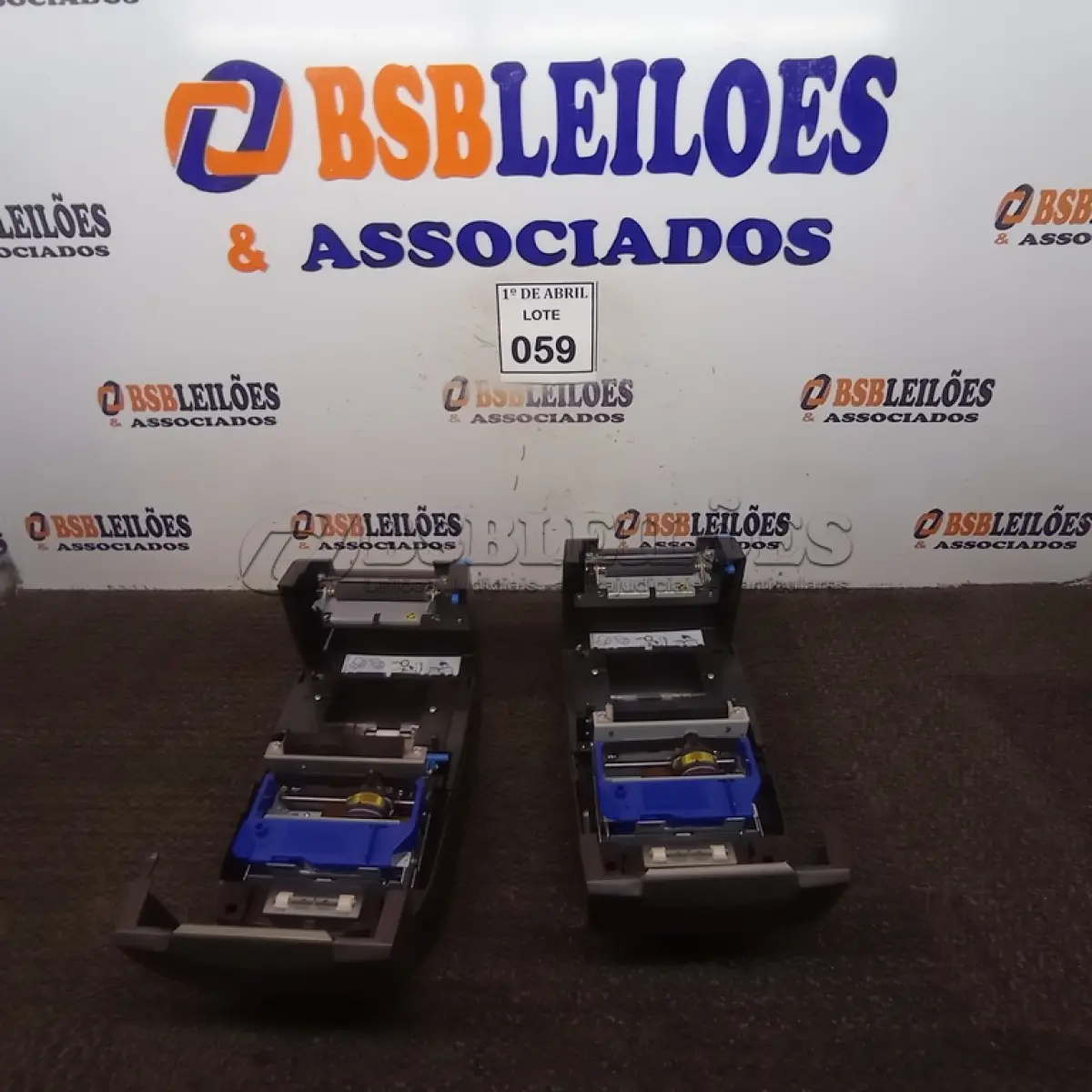 LOTE 059 - 02 IMPRESSORAS TÉRMICAS DIEBOLD (NO ESTADO) ATENÇÃO! FAZER A VISITAÇÃO ANTES DE ARREMATAR, NÃO SABEMOS SE FUNCIONA. LEILÃO NÃO TEM GARANTIA E NEM DEVOLUÇÃO, SUJEITO A POSSÍVEIS AVARIAS VISÍVEIS/OCULTAS E/OU AUSÊNCIA DE COMPONENTES.